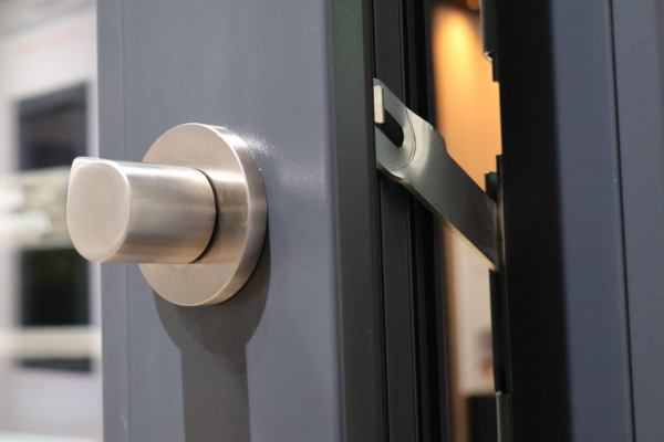 Geïntegreerde kierstandhouder voor dagelijks gebruik